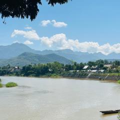 Kingkham Riverside Hotel