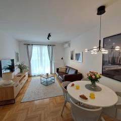 Abstract City Apartman***