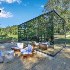 Mirror House & Sauna In A Forest