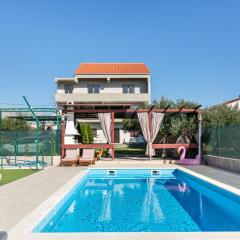 Luxury villa with a swimming pool Split - 20334