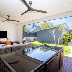 Time n Tide - Straddie Beach House