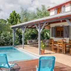 Evasion tropicale villa cosy avec piscine et bungalow