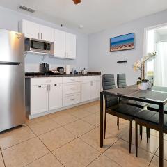 JetPad Tampa Modern studio near Busch Gardens & Airport