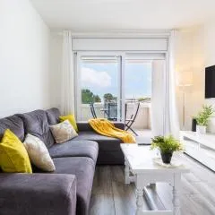 Penthouse - Sea Views & 5min to Beach - Fast WiFi - AC