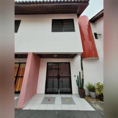 Triplex White em Caiobá-Matinhos-Pr a 200 mt do mar