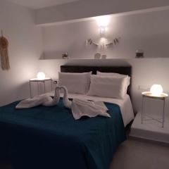 E & I Lefkes Studio Paros