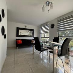 Hermoso y comodo apartamento con Aire acondicionado y parqueo privado en unidad residencial - Jamundi