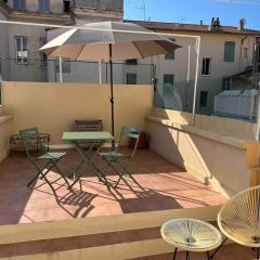 AMAZING STUDIO - GRANDE TERRASSE - COEUR DE VILLE - WIFI - AC