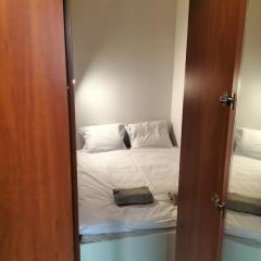 B10 zaśnij w Narnii obok Sądu Al Solidarności