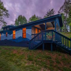 Tiny Blue Ridge Cabin w Breathtaking Views ➠ 2636