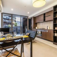 1 Bedroom Apartment steps from South Yarra Station