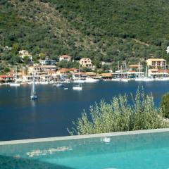 Villa Zoe - Direct Sea Access Live Scenery at
