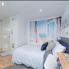 Pass the Keys Cozy Studio just 20 mins to Central London