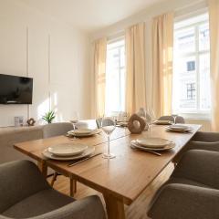 Vibrant 107 m2 flat in the city center