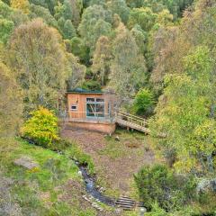 Finest Retreats - Cosagach Falls Cabin