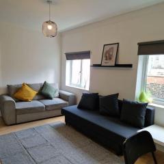 (R0)2 Bedroom Flat in Zone 2 Lnd