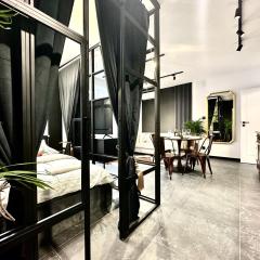 GOLDEN Apartment ~ 1000m Main Square ~ Self Check-In 24h