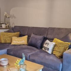 Country Style, 2 bedroom house, Parking and superb location