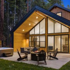 Wildwood Cabin at Suncadia- Hot Tub, Firepit, BBQ, Gourmet Kitchen, Fireplace, Smart TVs, Hi-speed Wi-Fi, Secluded