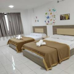 Everyone Knows EOK Homestay 2 rooms Apartment in Lot 10 Pangkor