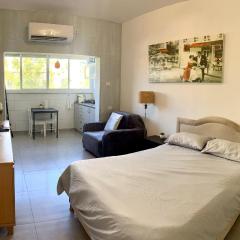 Cozy Studio Apartment in Haifa