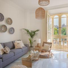 Balcón de Picasso: Bright apartment with incredible views