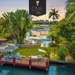 Stunning Lakefront Miami Pool House - Aventura Mall