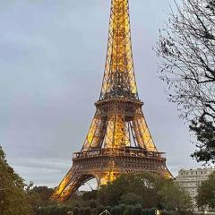 Splendid Eiffel Tower & La Seine - 8 Beds