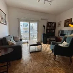Stylish Apartment with Balcony Cozy Stay in excellent Location