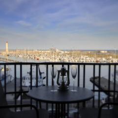 ''Luigi'' BALCON SUR LA MER et le Port de Sète