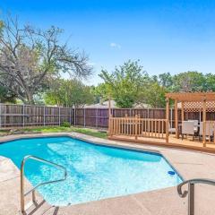 Newly remodeled 5BR 3BA w/pool 16 ppl