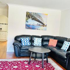 Quiet family Townhouse in Wollongong CBD