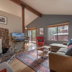 Cozy Pet-Friendly Cabin w Fenced-In Yard Close to Slopes with Great Spring Skiing Conditions