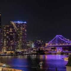 Story Bridge & River View 2B1B Apt w Free Parking!