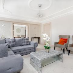 Exceptional 3BDR flat in Mayfair