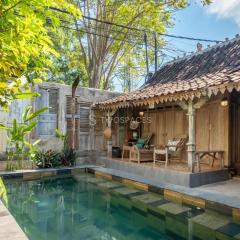 Kayu Beach Villa by TwoSpaces, Nusa Dua Beach