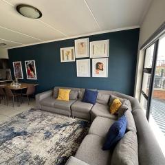 Modern 2 BR apartment in JHB