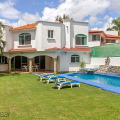 Hermosa casa con alberca/jacuzzi - C14