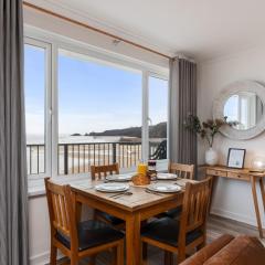 Sea Urchins - Sea Front Apartment with Views