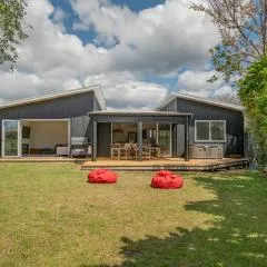 Soleil on Blane - Whangamata Holiday Home