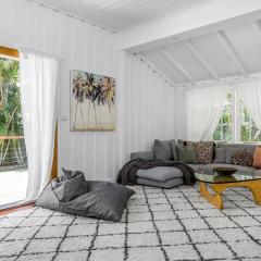 San Juan Surfers Cottage - prime Byron location