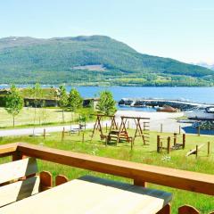 6 person holiday home in EIDSVÅG