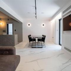 Luxury apartment in Alimos