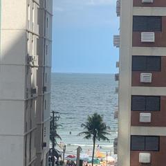 Apartamento Astúrias a menos de 50m da praia