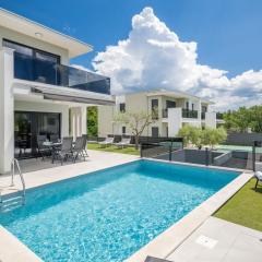 Modern villa Lucia with outdoor pool in Umag