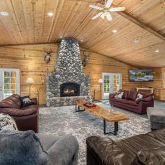 River Road Lodge by NW Comfy Cabins