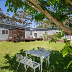 The Cabin - Waterfront with Fireplace - 5 mins to the Bay