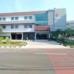 Urbanview Wisma Wirasatya Akpol Semarang by RedDoorz