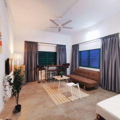 Ipoh town centre -rustic home 4pax (studio 5)