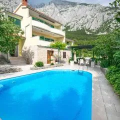 Holiday Home Drago by Interhome